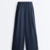 Weit geschnittene Hose aus 100 % Baumwollpopeline Weit geschnittene Hose aus 100 % Baumwollpopeline