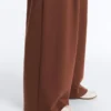 Weit geschnittene Hose mit hoher Leibhöhe aus Baumwollpiqué Weit geschnittene Hose mit hoher Leibhöhe aus Baumwollpiqué
