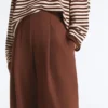 Weit geschnittene Hose mit hoher Leibhöhe aus Baumwollpiqué Weit geschnittene Hose mit hoher Leibhöhe aus Baumwollpiqué