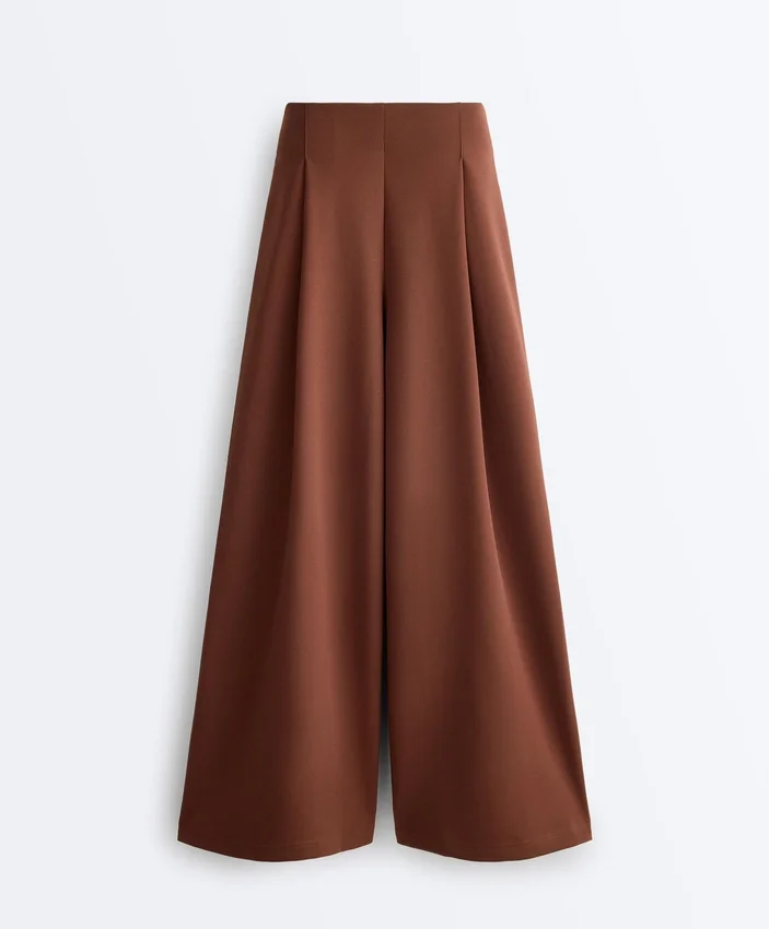 Weit geschnittene Hose mit hoher Leibhöhe aus Baumwollpiqué Weit geschnittene Hose mit hoher Leibhöhe aus Baumwollpiqué