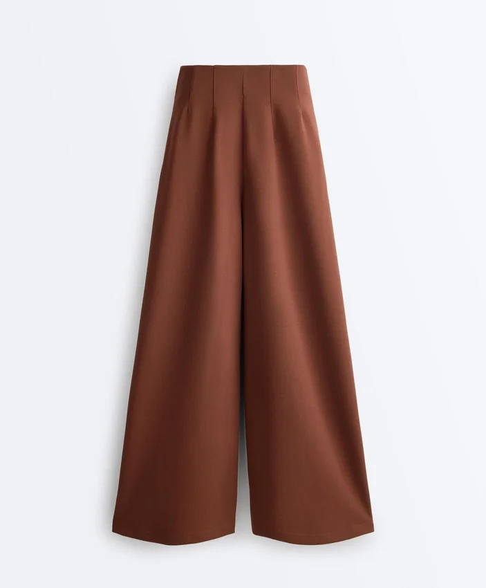 Weit geschnittene Hose mit hoher Leibhöhe aus Baumwollpiqué Weit geschnittene Hose mit hoher Leibhöhe aus Baumwollpiqué