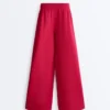 Weit geschnittene Piqué-Hose mit Bundfalten aus Baumwolle Weit geschnittene Piqué-Hose mit Bundfalten aus Baumwolle