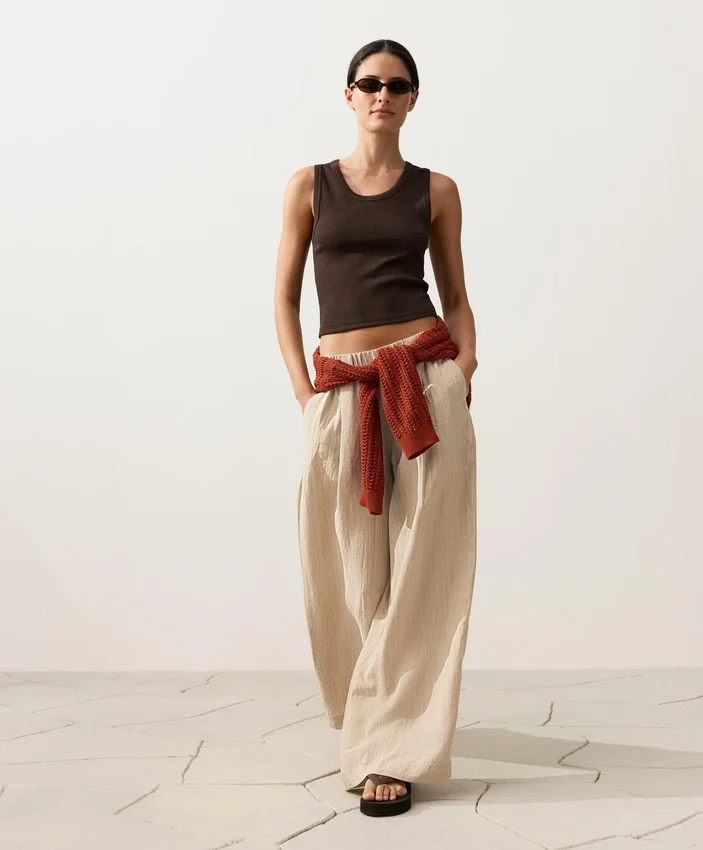 Weite, gestreifte Hose aus 100 % Leinen Weite, gestreifte Hose aus 100 % Leinen