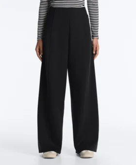 Weite Hose mit hoher Taille im Neopren-Look