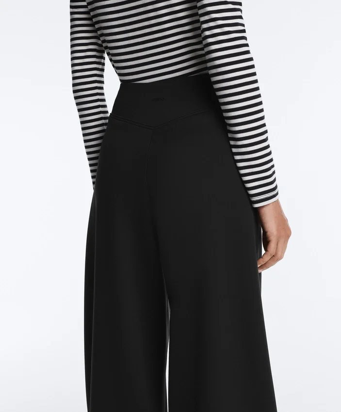 Weite Hose mit hoher Taille im Neopren-Look Weite Hose mit hoher Taille im Neopren-Look