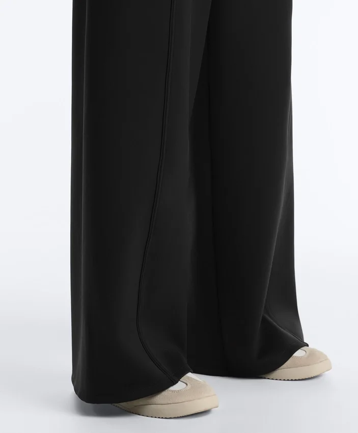 Weite Hose mit hoher Taille im Neopren-Look Weite Hose mit hoher Taille im Neopren-Look