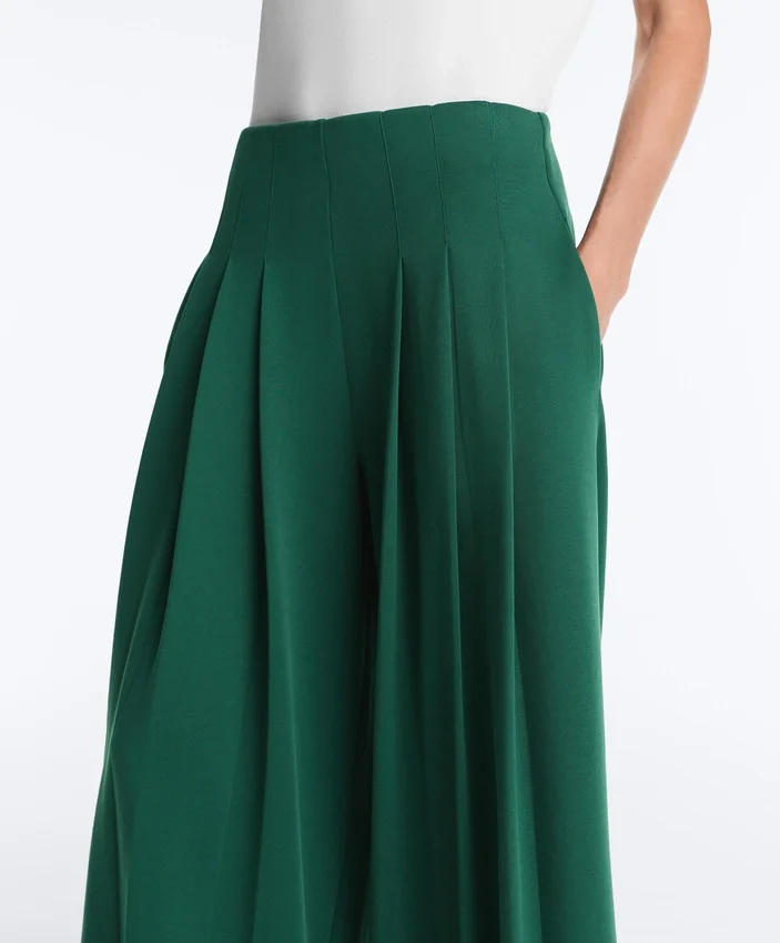 Weite Piqué-Hose aus Baumwolle mit Falten Weite Piqué-Hose aus Baumwolle mit Falten